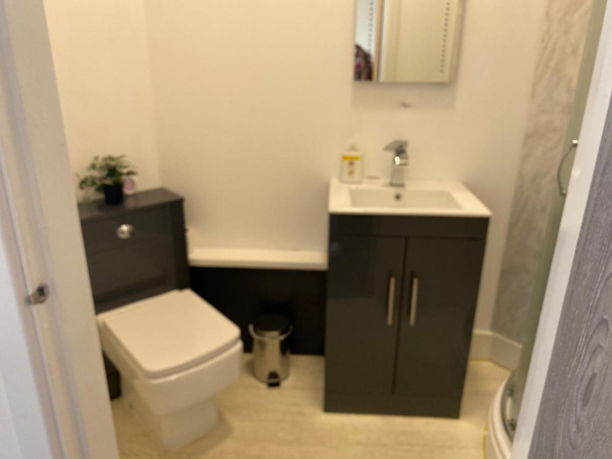 2A Spv Double En-Suite Room Wakefield Exterior photo